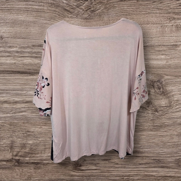 ⭐️Cleo Pink and White Blouse Size XXL - Picture 2 of 5